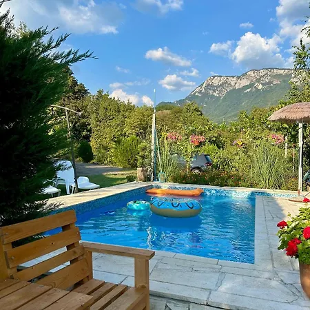 Nyaraló Queen Konjic